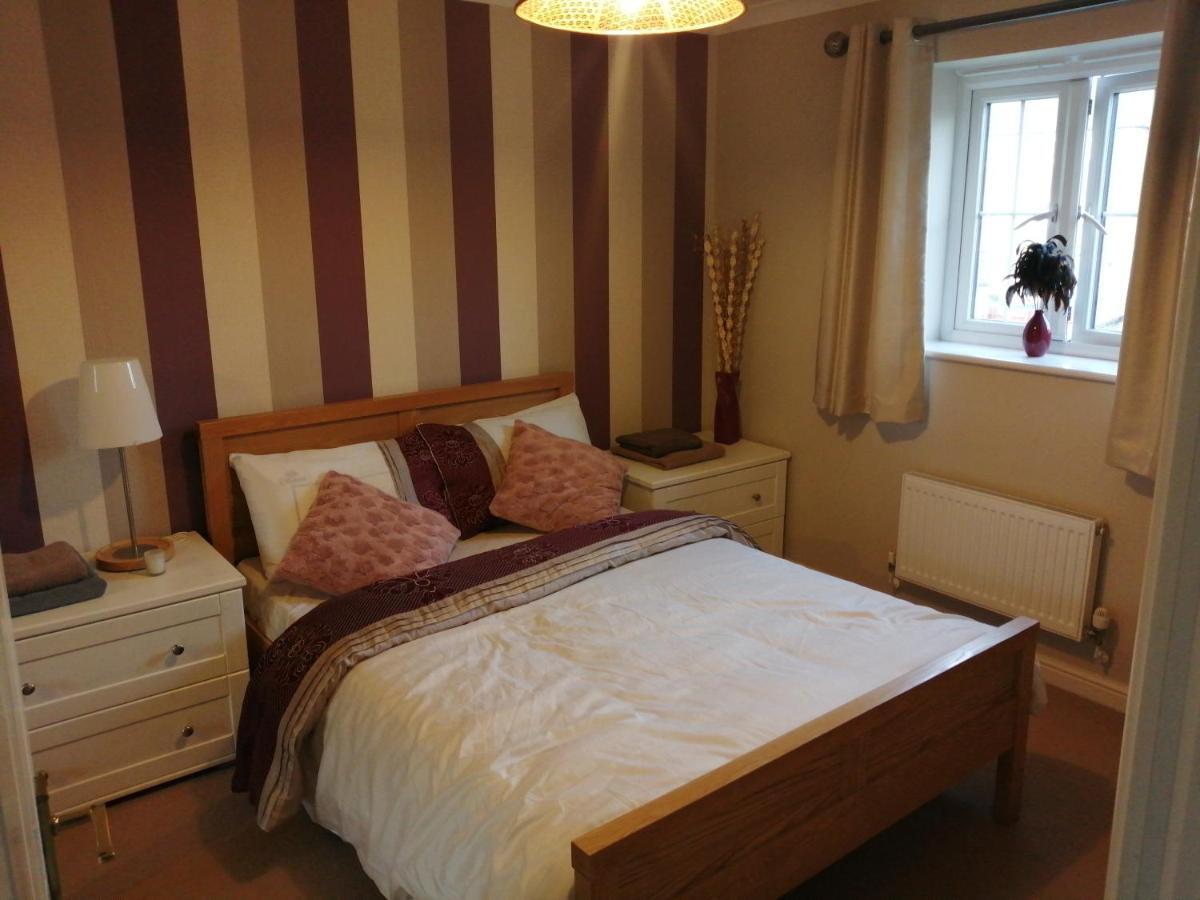 Bridge House Apartman Llanelli Kültér fotó